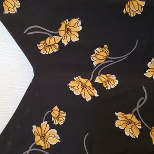 Silk women's Blouse sleeveless White House black market